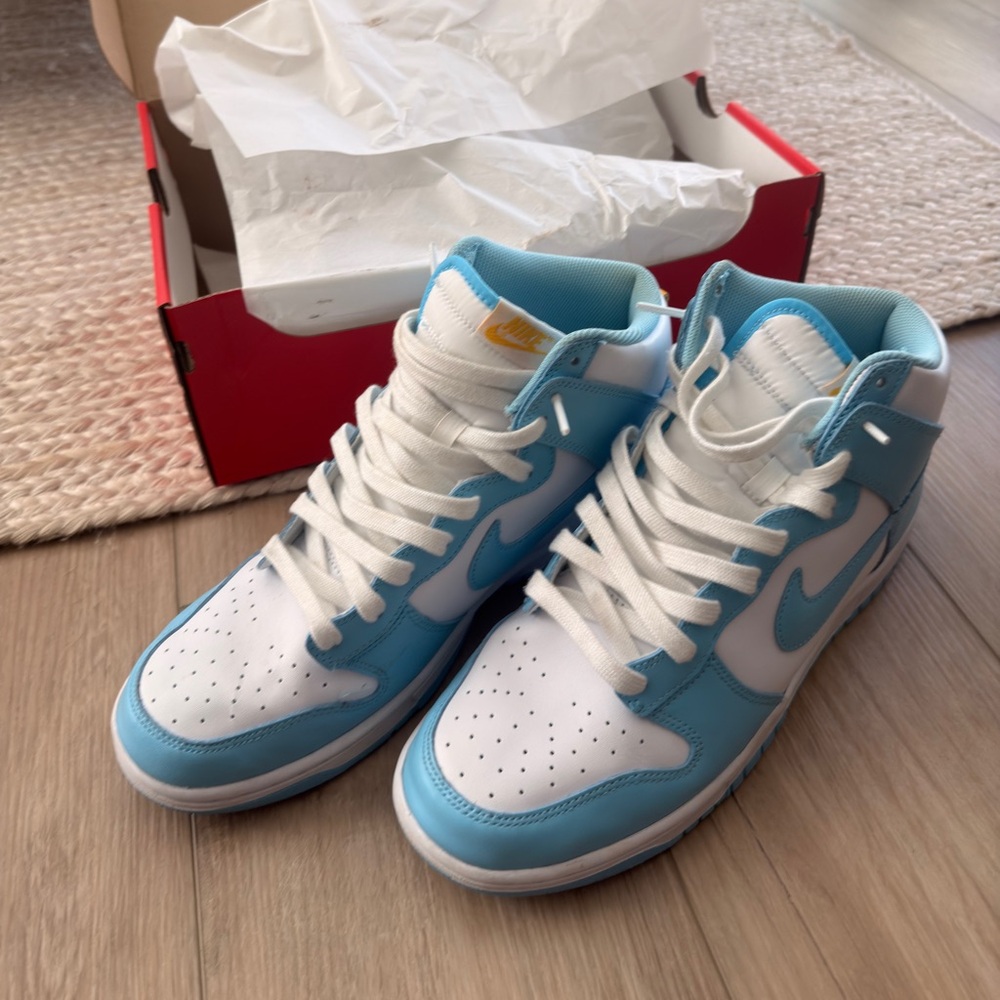 Nike Dunks Sky Blue and White High-Tops